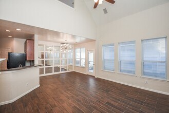7542 Autumn Sun Dr in Houston, TX - Building Photo - Building Photo