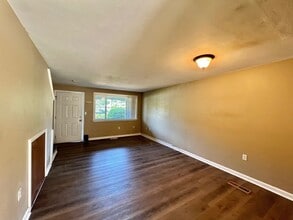 64 Kennedy Dr in Chelmsford, MA - Building Photo - Building Photo