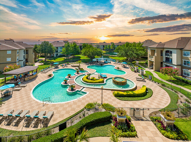 MAA Watermark in Roanoke, TX - Foto de edificio - Building Photo
