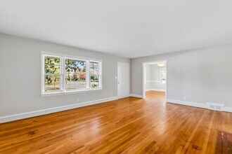 721 Westland Dr in Greensboro, NC - Building Photo - Building Photo