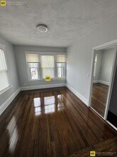 14-16 Hamilton Rd, Unit 14 in Somerville, MA - Building Photo - Building Photo