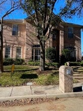 5357 Gatesworth Ln in Dallas, TX - Building Photo - Building Photo