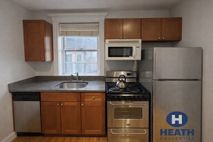 16 W Cedar St, Unit 16 Cedar lane in Boston, MA - Building Photo