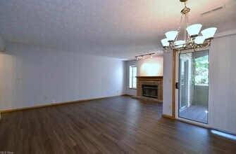 1448 Cedarwood Dr, Unit D1 in Westlake, OH - Building Photo - Building Photo