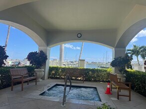 356 Moorings Dr in Lantana, FL - Building Photo - Building Photo