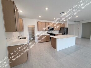 17175 W Blue Sky Dr in Surprise, AZ - Foto de edificio - Building Photo