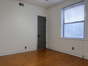 3722 N Sheffield Ave, Unit 3S in Chicago, IL - Building Photo - Building Photo