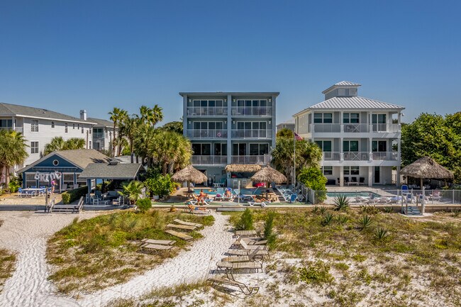 206 Gulf Blvd in Indian Rocks Beach, FL - Foto de edificio - Building Photo