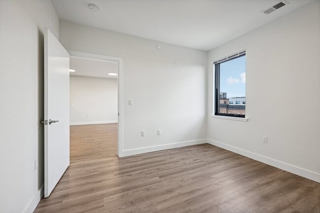 49 N Day St in Orange, NJ - Building Photo - Building Photo