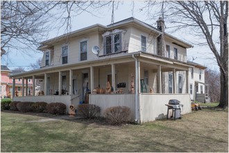 92 Lake St in Leroy, NY - Building Photo - Building Photo