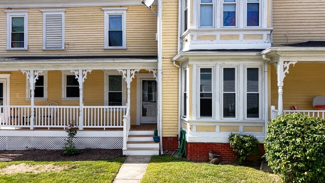 10 Barrows St, Unit 1 in Middleboro, MA - Building Photo - Building Photo
