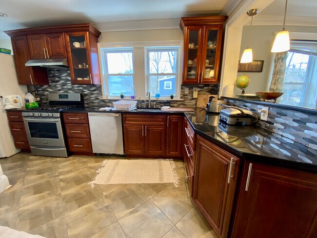 98 Whitford St, Unit 2 in Boston, MA - Building Photo - Building Photo