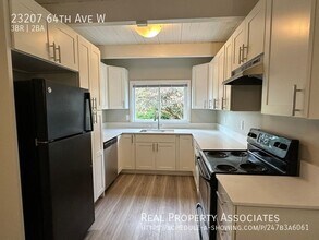 23207 64th Ave W in Mountlake Terrace, WA - Building Photo - Building Photo