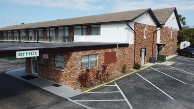 Cocoa Village Flats in Cocoa, FL - Foto de edificio - Building Photo