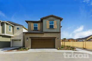 29412 Cumaru Ct in Winchester, CA - Building Photo