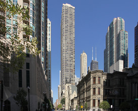 30 E Huron St in Chicago, IL - Foto de edificio - Building Photo