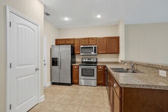 190 Canyon Oak Loop in Richmond Hill, GA - Building Photo - Building Photo