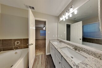 3906 Falvel Shadow Creek Dr in Spring, TX - Building Photo - Building Photo
