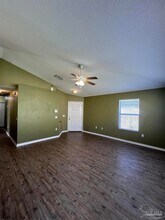 120 Nivana Dr in Crestview, FL - Foto de edificio - Building Photo