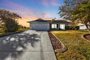 9509 St Paul Dr in Port Charlotte, FL - Building Photo