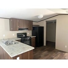 1085 Spring Bay Rd in East Peoria, IL - Building Photo - Building Photo