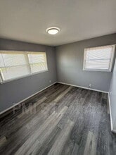 323 Shepley Dr in St. Louis, MO - Building Photo - Building Photo