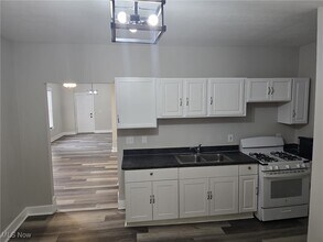 2437 E 84th St in Cleveland, OH - Building Photo - Building Photo