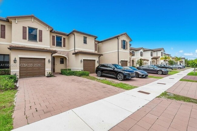 3326 W 112th St in Hialeah, FL - Building Photo - Building Photo