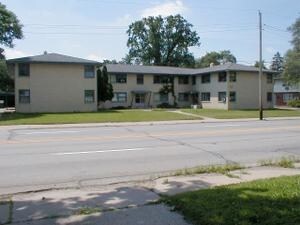 2206 Auburn St in Rockford, IL - Building Photo