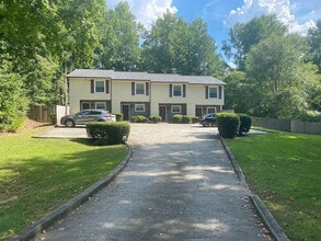Room in Townhome on Baker Ct in Norcross, GA - Building Photo - Building Photo