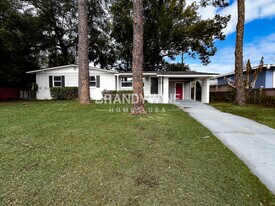 6011 Meadow Ln in Jacksonville, FL - Building Photo
