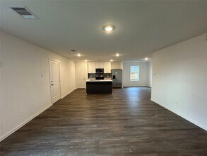 3032 Dylan Skyland Dr in Park Row, TX - Foto de edificio - Building Photo