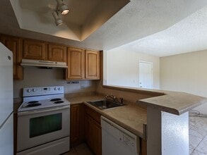 3535 W Tierra Buena Ln in Phoenix, AZ - Building Photo - Building Photo
