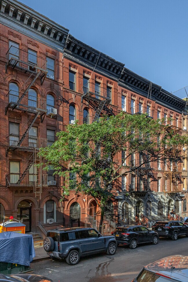 368 W 127th St in New York, NY - Building Photo - Building Photo