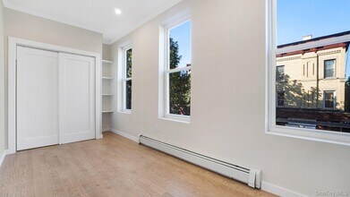 386 Chauncey St in Brooklyn, NY - Foto de edificio - Building Photo