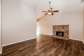 103 Longfellow Ln in Greenfield, IN - Building Photo - Building Photo