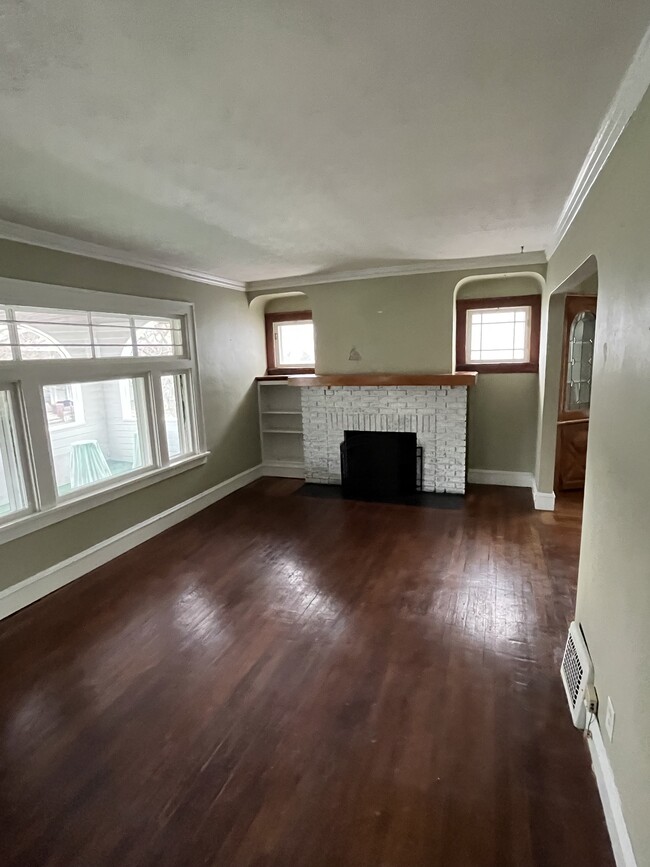 1568 Larchmont Ave in Lakewood, OH - Building Photo - Building Photo