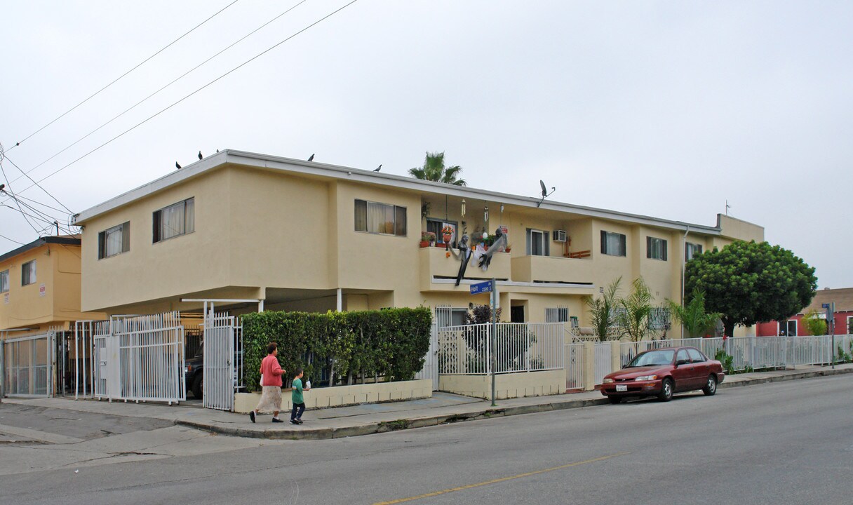 2055 S Corning St in Los Angeles, CA - Building Photo