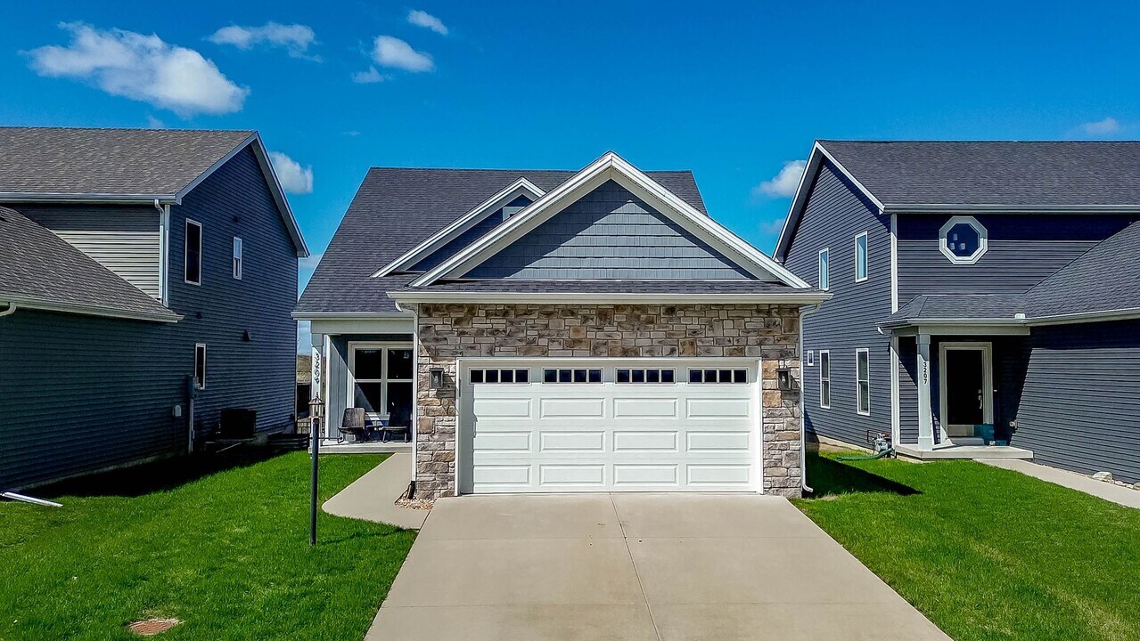 3209 Palmer Dr in Champaign, IL - Building Photo