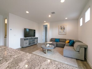 2561 N Casa Grande Ave, Unit 2561 Apartment in Casa Grande, AZ - Building Photo - Building Photo