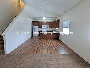 1290 N 200 W in Bountiful, UT - Building Photo - Building Photo