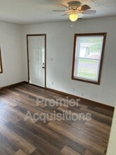 208 E Bland St in Vandalia, MO - Building Photo - Building Photo