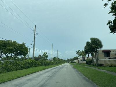 3900 Village Dr in Delray Beach, FL - Building Photo - Building Photo