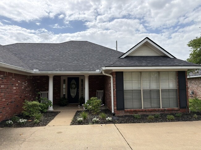 5027 Tensas Dr in Bossier City, LA - Building Photo - Building Photo