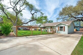 5000 Lansing Dr in Austin, TX - Building Photo - Building Photo