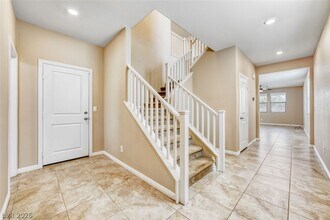 824 Elmstone Pl in Las Vegas, NV - Building Photo - Building Photo