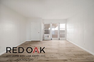 1327 Laurel Ave in West Hollywood, CA - Building Photo