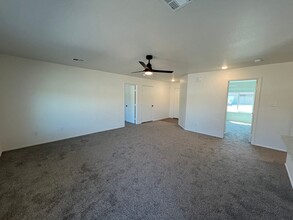 7384 E 45th St in Yuma, AZ - Foto de edificio - Building Photo