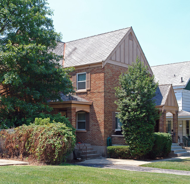 3321-3323 Hanna Ave in Cincinnati, OH - Building Photo - Building Photo