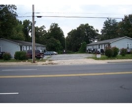 638 S Elm St in High Point, NC - Building Photo - Building Photo